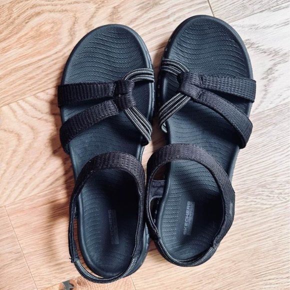 SKECHERS sandals Size 9 Go Walk Goga Mat - Picture 1 of 4